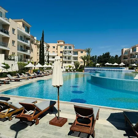 Sunny 2-bedroom - Pool, Gym & Balcony Views - Elysia Park- Center Paphos